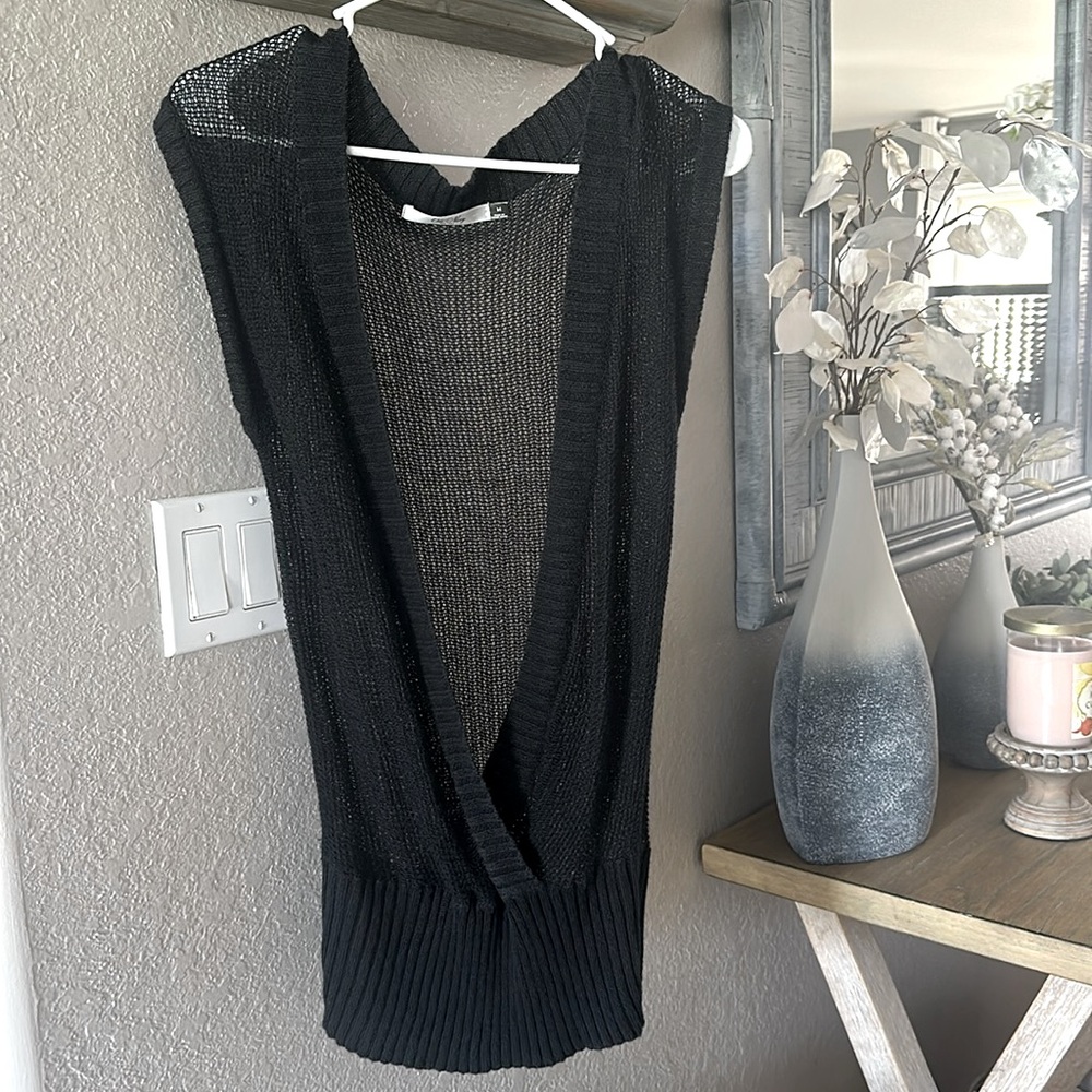 Sleeveless sweater